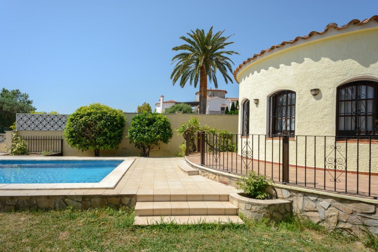 Casa Fluvia