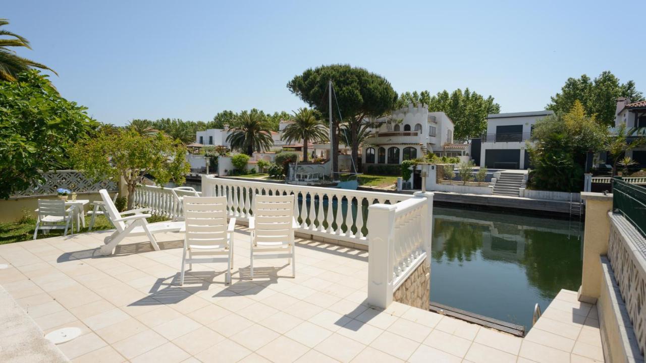 Casa Fluvia *