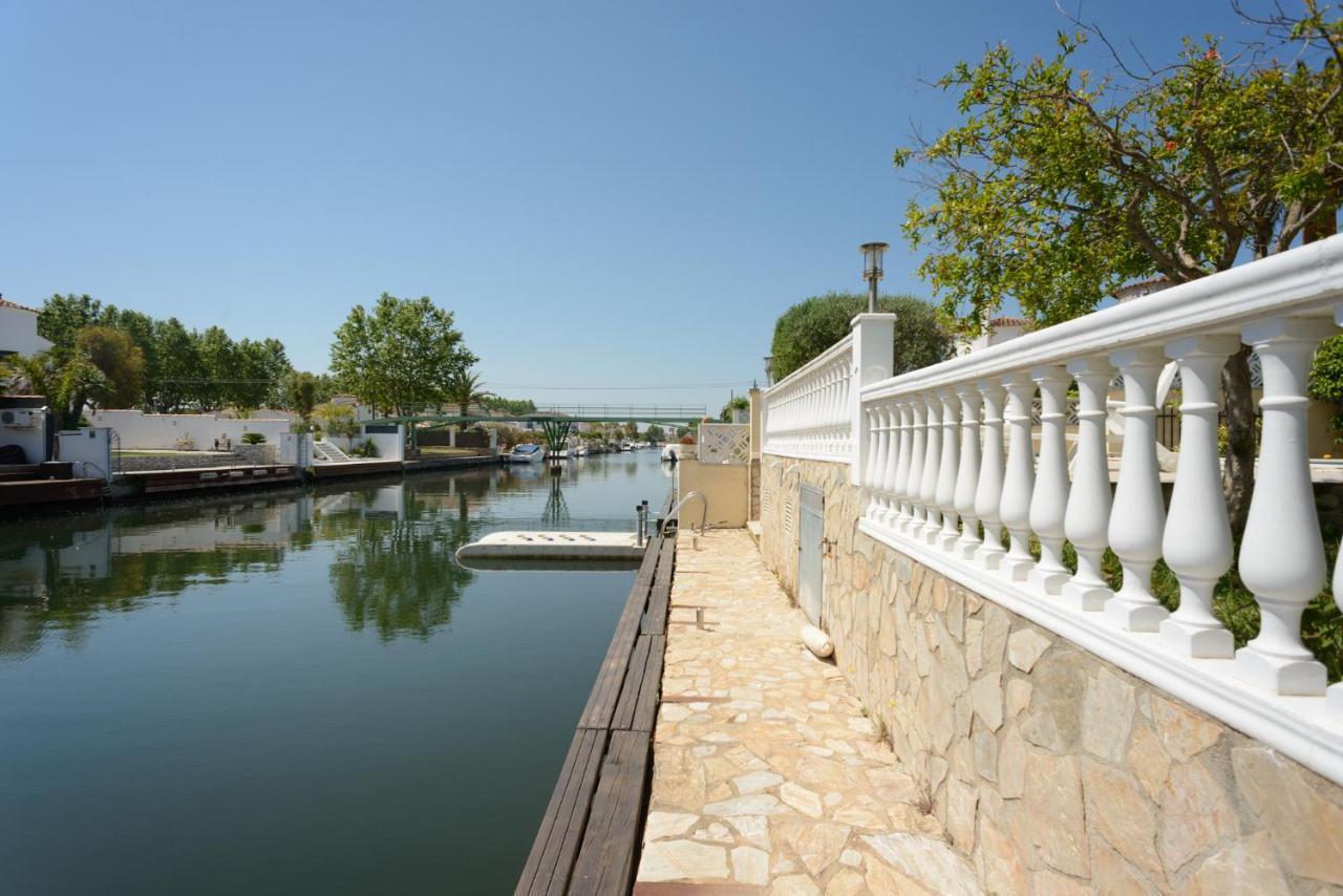 Casa Fluvia Villa *