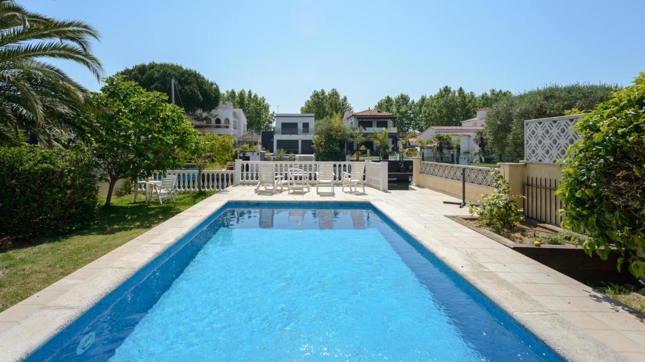 Casa Fluvia Villa *